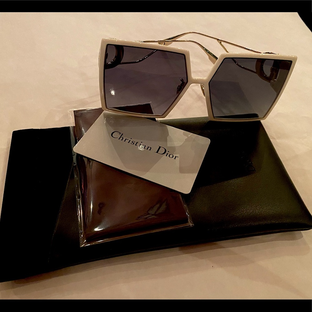 Dior White 30Montaigne Sunglasses